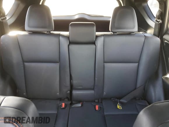 ✅ 2017 Toyota RAV4 SE • VIN: 2T3JFREV1HW674726 • Лот: 86217085. Опубликован ранее на Copart с пробегом 79 765 миль. Бесплатный доступ к архиву аукционных продаж из США и подробный отчёт об истории автомобиля на DreamBid. Изображение 10.