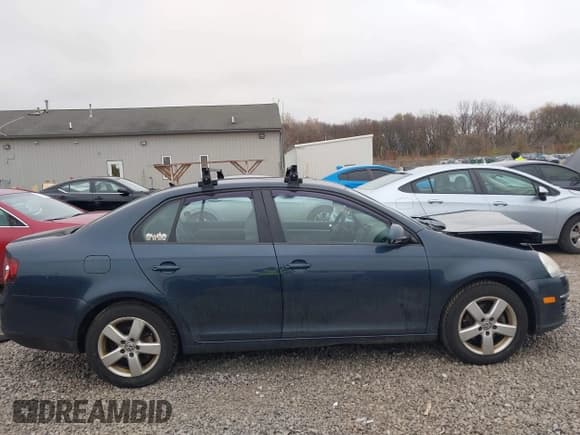 ✅ 2009 Volkswagen Jetta S • VIN: 3VWHZ71K19M072219 • Lot: 43748830. Wystawiony na IAAI z przebiegiem 147 367 mil. Bezpłatny archiwum sprzedaży aukcyjnych z USA i szczegółowy raport historii pojazdu na DreamBid. Zdjęcie 13.