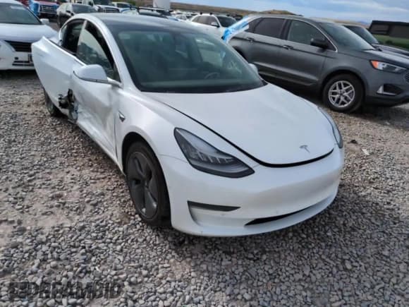 ✅ 2020 Tesla Model 3 Standard Range Plus • VIN: 5YJ3E1EA3LF800710 • Lot: 54778095. Wystawiony na Copart z przebiegiem 94 080 mil. Bezpłatny archiwum sprzedaży aukcyjnych z USA i szczegółowy raport historii pojazdu na DreamBid. Zdjęcie 13.