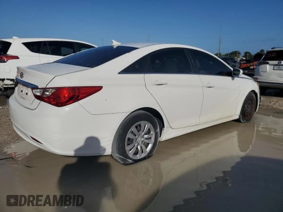 ✅ 2011 Hyundai Sonata GLS • VIN: 5NPEB4AC7BH022907 • Lot: 76910084. Listed on Copart with 150,978 mi. Free auction sales archive from the USA and detailed vehicle history report at DreamBid. Image 3.