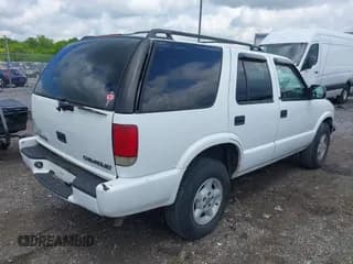 ✅ 2000 Chevrolet Blazer LT • VIN: 1GNDT13W8Y2242508 • Lot: 42187963. Wystawiony na IAAI z przebiegiem 199 261 mil. Bezpłatny archiwum sprzedaży aukcyjnych z USA i szczegółowy raport historii pojazdu na DreamBid. Zdjęcie 4.