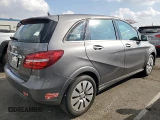 ✅ 2015 Mercedes-Benz B Electric Drive • VIN: WDDVP9AB5FJ005192 • Лот: 75350853. Опубликован ранее на Copart с пробегом 49 164 миль. Бесплатный доступ к архиву аукционных продаж из США и подробный отчёт об истории автомобиля на DreamBid. Изображение 3.