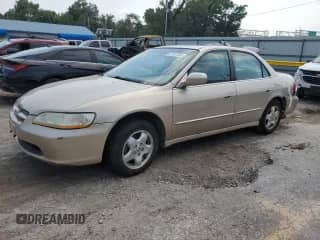 2000 Honda Accord EX с VIN 1HGCG1653YA030392, выставлен на аукционе Copart как лот 67101785 с пробегом Не указан миль и Списание • Salvage title. История ставок и продаж доступна на DreamBid. Изображение 1.