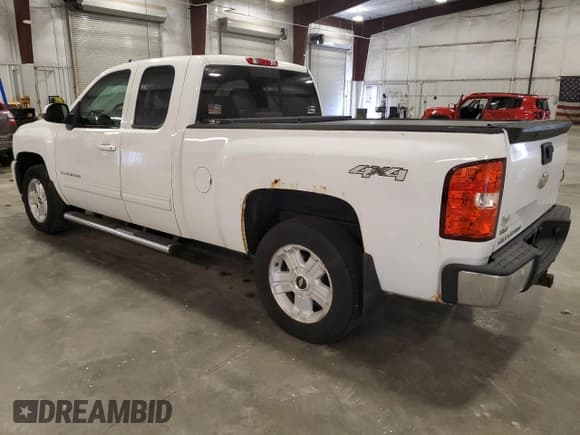 ✅ 2010 Chevrolet Silverado 1500 • VIN: 1GCSKTE27AZ121958 • Lot: 60167475. Wystawiony na Copart z przebiegiem 191 880 mil. Bezpłatny archiwum sprzedaży aukcyjnych z USA i szczegółowy raport historii pojazdu na DreamBid. Zdjęcie 2.