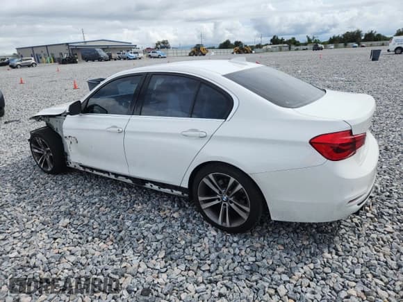 ✅ 2018 BMW 3 Series 330i • VIN: WBA8B9C58JEE82245 • Lot: 85824025. Listed on Copart with 114,410 mi. Free auction sales archive from the USA and detailed vehicle history report at DreamBid. Image 2.