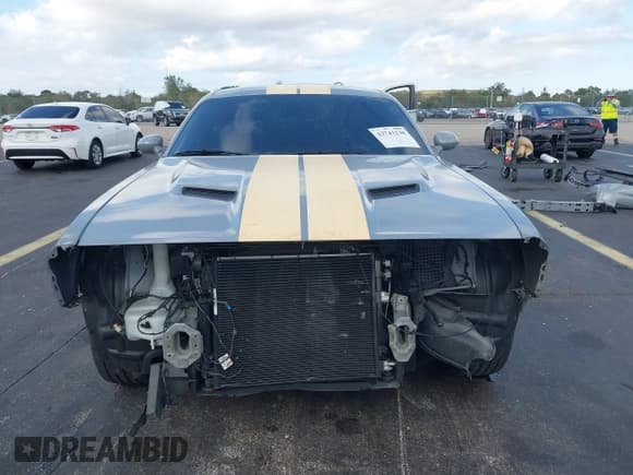 ✅ 2020 Dodge Challenger SXT • VIN: 2C3CDZAG3LH206709 • Lot: 43743130. Listed on IAAI with 29,030 mi. Free auction sales archive from the USA and detailed vehicle history report at DreamBid. Image 13.