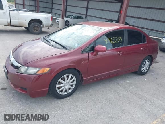 ✅ 2010 Honda Civic LX • VIN: 19XFA1F54AE074692 • Lot: 43465279. Wystawiony na IAAI z przebiegiem 170 131 mil. Bezpłatny archiwum sprzedaży aukcyjnych z USA i szczegółowy raport historii pojazdu na DreamBid. Zdjęcie 2.
