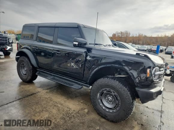 ✅ 2024 Ford Bronco Outer Banks • VIN: 1FMDE8BH2RLA99402 • Lot: 90545515. Listed on Copart with 24,363 mi. Free auction sales archive from the USA and detailed vehicle history report at DreamBid. Image 4.