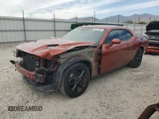 2023 Dodge Challenger SXT z VIN 2C3CDZGG5PH594345, wystawiony jako Copart lot #80121285 z przebiegiem 21 583 mil mil oraz Szkoda całkowita • Salvage title. Historia ofert i sprzedaży dostępna na DreamBid. Obrazek 1.