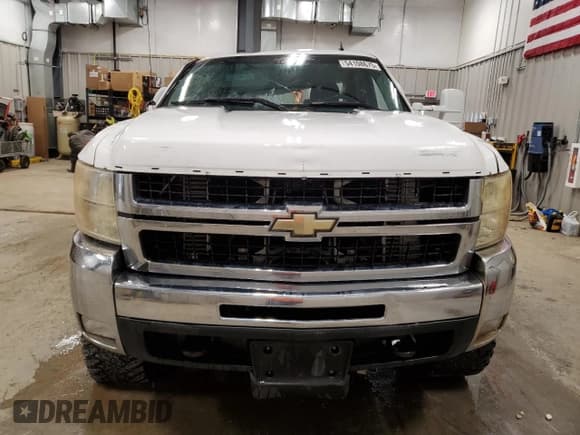 ✅ 2008 Chevrolet Silverado 2500HD LTZ • VIN: 1GCHK23638F160701 • Lot: 54108675. Wystawiony na Copart z przebiegiem 236 392 mil. Bezpłatny archiwum sprzedaży aukcyjnych z USA i szczegółowy raport historii pojazdu na DreamBid. Zdjęcie 5.