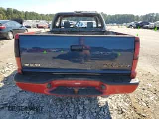 ✅ 2000 Chevrolet S-10 LS • VIN: 1GCCS1946YK188669 • Лот: 77562944. Опубликован ранее на Copart с пробегом Не указан. Бесплатный доступ к архиву аукционных продаж из США и подробный отчёт об истории автомобиля на DreamBid. Изображение 6.