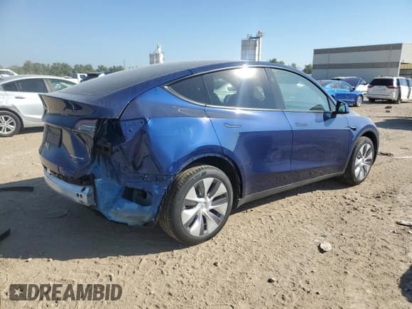 ✅ 2024 Tesla Model Y Long Range • VIN: 7SAYGDEE5RA266395 • Лот: 84393875. Опубликован ранее на Copart с пробегом 2 658 миль. Бесплатный доступ к архиву аукционных продаж из США и подробный отчёт об истории автомобиля на DreamBid. Изображение 3.