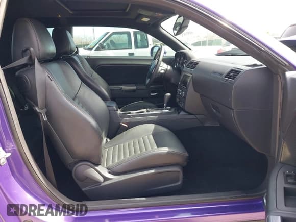 ✅ 2013 Dodge Challenger R/T • VIN: 2C3CDYBT5DH679311 • Lot: 41811852. Wystawiony na IAAI z przebiegiem 85 299 mil. Bezpłatny archiwum sprzedaży aukcyjnych z USA i szczegółowy raport historii pojazdu na DreamBid. Zdjęcie 5.