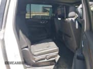 ✅ 2021 Chevrolet Suburban LT • VIN: 1GNSKCKD8MR431554 • Lot: 42774823. Wystawiony na IAAI z przebiegiem 84 653 mil. Bezpłatny archiwum sprzedaży aukcyjnych z USA i szczegółowy raport historii pojazdu na DreamBid. Zdjęcie 8.