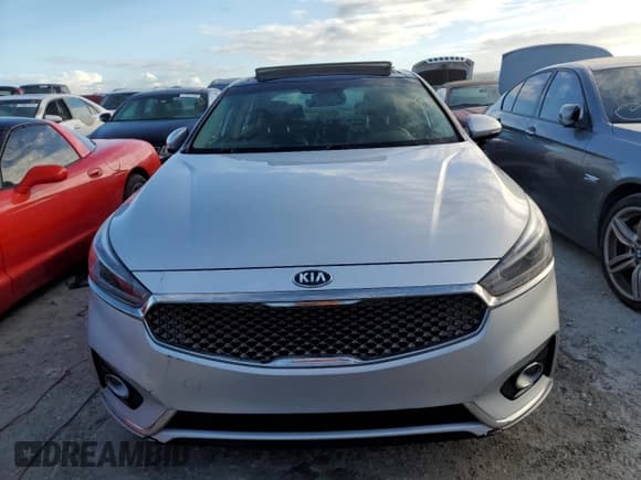 ✅ 2018 Kia Cadenza Premium • VIN: KNALC4J19J5124742 • Lot: 75203524. Wystawiony na Copart z przebiegiem Nie podano. Bezpłatny archiwum sprzedaży aukcyjnych z USA i szczegółowy raport historii pojazdu na DreamBid. Zdjęcie 5.