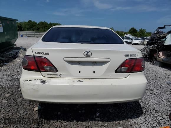 ✅ 2003 Lexus ES 300 • VIN: JTHBF30GX30118890 • Lot: 62272075. Listed on Copart with 231,455 mi. Free auction sales archive from the USA and detailed vehicle history report at DreamBid. Image 6.