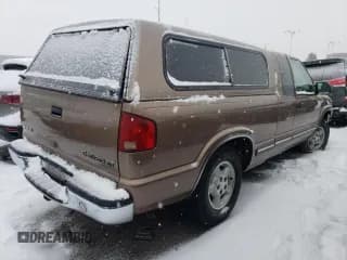 ✅ 2002 Chevrolet S-10 LS • VIN: 1GCDT19W128235954 • Лот: 86762504. Опубликован ранее на Copart с пробегом 277 482 миль. Бесплатный доступ к архиву аукционных продаж из США и подробный отчёт об истории автомобиля на DreamBid. Изображение 3.