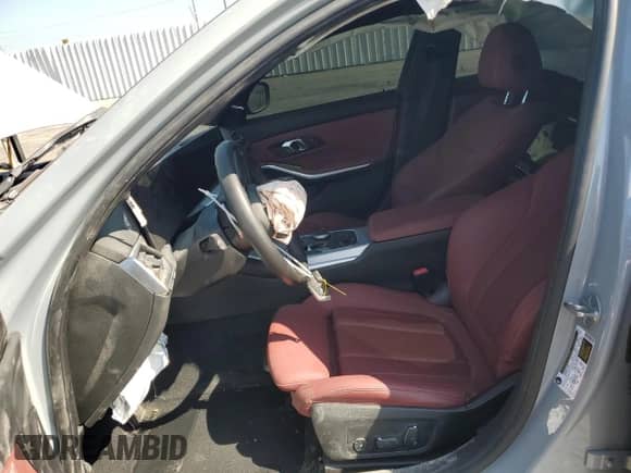 2024 BMW 3 Series M340i z VIN 3MW49FS04R8E27589, wystawiony jako Copart lot #69801894 z przebiegiem Nie podano mil oraz Szkoda całkowita • Salvage title. Historia ofert i sprzedaży dostępna na DreamBid. Obrazek 7.