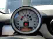 2010 MINI Hardtop с VIN WMWMF3C57ATU79474, выставлен на аукционе Copart как лот 61860865 с пробегом 137 965 миль миль и Чистый • Clean title. История ставок и продаж доступна на DreamBid. Изображение 9.