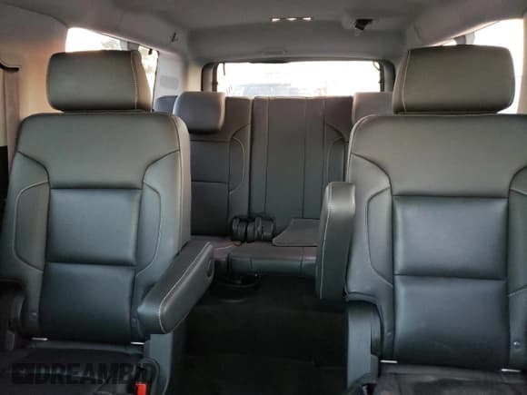 ✅ 2017 Chevrolet Suburban Premier • VIN: 1GNSKJKC6HR354832 • Lot: 75395084. Wystawiony na Copart z przebiegiem 74 189 mil. Bezpłatny archiwum sprzedaży aukcyjnych z USA i szczegółowy raport historii pojazdu na DreamBid. Zdjęcie 10.