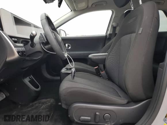 2022 Hyundai Ioniq 5 SE z VIN KM8KM4AE6NU073142, wystawiony jako Copart lot #74694473 z przebiegiem 28 623 mil mil oraz . Historia ofert i sprzedaży dostępna na DreamBid. Obrazek 7.