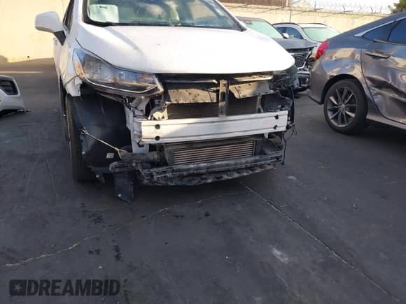 2018 Chevrolet Trax LS z VIN 3GNCJKSB2JL237296, wystawiony jako IAAI lot #43415624 z przebiegiem 54 250 mil mil oraz . Historia ofert i sprzedaży dostępna na DreamBid. Obrazek 6.