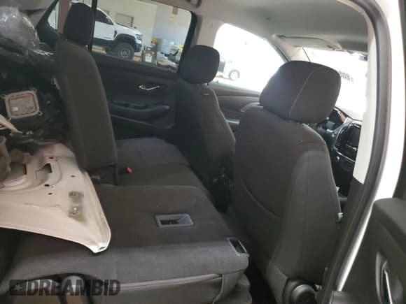 ✅ 2019 Chevrolet Traverse LS • VIN: 1GNERLKW8KJ112256 • Lot: 80810735. Wystawiony na Copart z przebiegiem 161 895 mil. Bezpłatny archiwum sprzedaży aukcyjnych z USA i szczegółowy raport historii pojazdu na DreamBid. Zdjęcie 11.