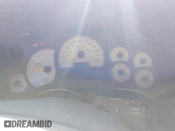 ✅ 2004 Chevrolet Silverado 2500HD LS • VIN: 1GCHK24144E137012 • Лот: 43798317. Опубликован ранее на IAAI с пробегом Не указан. Бесплатный доступ к архиву аукционных продаж из США и подробный отчёт об истории автомобиля на DreamBid. Изображение 7.