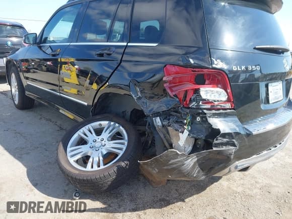 ✅ 2014 Mercedes-Benz GLK 350 • VIN: WDCGG5HB1EG239952 • Lot: 43410816. Listed on IAAI with 82,881 mi. Free auction sales archive from the USA and detailed vehicle history report at DreamBid. Image 6.