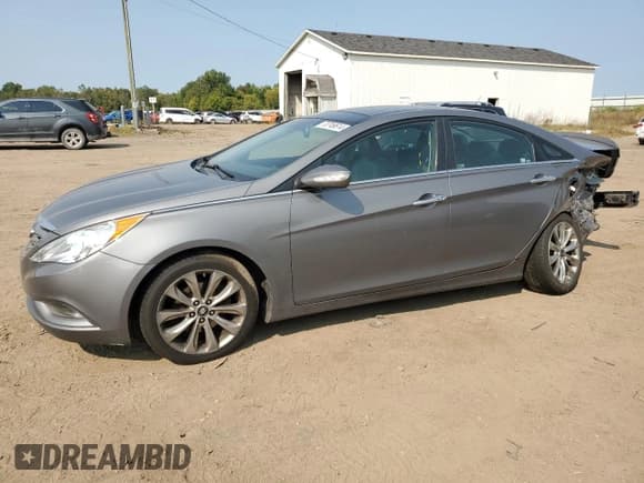 ✅ 2013 Hyundai Sonata SE • VIN: 5NPEC4ABXDH572335 • Lot: 70749614. Listed on Copart with 141,051 mi. Free auction sales archive from the USA and detailed vehicle history report at DreamBid. Image 1.