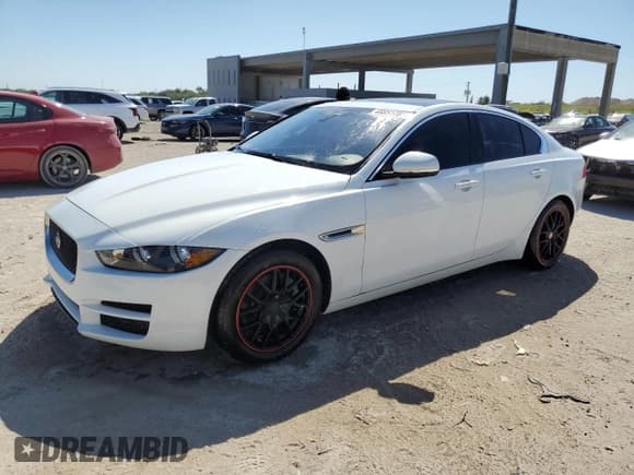 ✅ 2017 Jaguar XE 25t • VIN: SAJAR4BG1HA978526 • Lot: 61573485. Wystawiony na Copart z przebiegiem 107 121 mil. Bezpłatny archiwum sprzedaży aukcyjnych z USA i szczegółowy raport historii pojazdu na DreamBid. Zdjęcie 1.