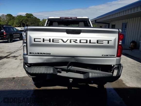 ✅ 2021 Chevrolet Silverado 1500 Custom • VIN: 3GCPWBEK6MG190570 • Lot: 80639614. Wystawiony na Copart z przebiegiem 81 468 mil. Bezpłatny archiwum sprzedaży aukcyjnych z USA i szczegółowy raport historii pojazdu na DreamBid. Zdjęcie 6.