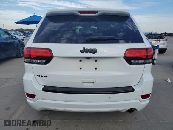 ✅ 2018 Jeep Grand Cherokee Upland • VIN: 1C4RJFAG5JC172107 • Lot: 84369905. Listed on Copart with 97,267 mi. Free auction sales archive from the USA and detailed vehicle history report at DreamBid. Image 6.