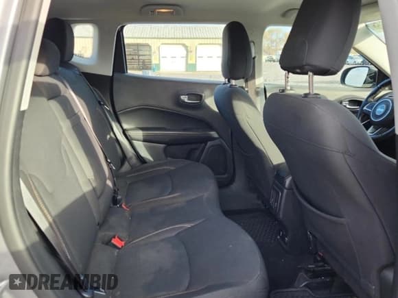 ✅ 2019 Jeep Compass Sport • VIN: 3C4NJDAB4KT834868 • Lot: 92865105. Wystawiony na Copart z przebiegiem 151 269 mil. Bezpłatny archiwum sprzedaży aukcyjnych z USA i szczegółowy raport historii pojazdu na DreamBid. Zdjęcie 10.