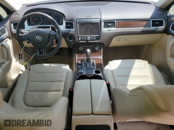 ✅ 2015 Volkswagen Touareg Sport • VIN: WVGEP9BP5FD005207 • Lot: 65499705. Listed on Copart with 80,999 mi. Free auction sales archive from the USA and detailed vehicle history report at DreamBid. Image 8.