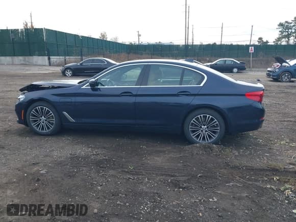 ✅ 2020 BMW 5 Series • VIN: WBAJB1C09LCD80099 • Lot: 43781569. Wystawiony na IAAI z przebiegiem 28 042 mil. Bezpłatny archiwum sprzedaży aukcyjnych z USA i szczegółowy raport historii pojazdu na DreamBid. Zdjęcie 14.