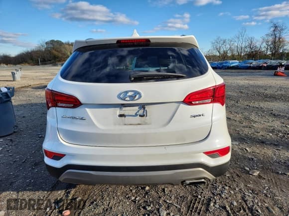 ✅ 2017 Hyundai Santa Fe 2.4L • VIN: 5NMZU3LB3HH033452 • Lot: 91460115. Wystawiony na Copart z przebiegiem 94 183 mil. Bezpłatny archiwum sprzedaży aukcyjnych z USA i szczegółowy raport historii pojazdu na DreamBid. Zdjęcie 6.