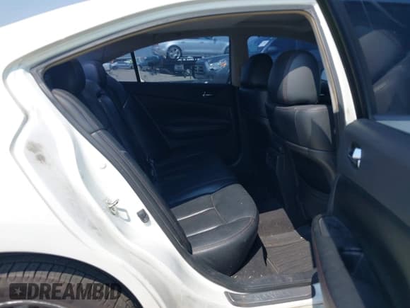 ✅ 2013 Nissan Maxima S • VIN: 1N4AA5AP7DC846632 • Lot: 43250854. Listed on IAAI with 195,400 mi. Free auction sales archive from the USA and detailed vehicle history report at DreamBid. Image 8.