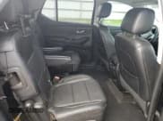 ✅ 2019 Chevrolet Traverse RS • VIN: 1GNERJKX4KJ142464 • Lot: 64090194. Wystawiony na Copart z przebiegiem 105 610 mil. Bezpłatny archiwum sprzedaży aukcyjnych z USA i szczegółowy raport historii pojazdu na DreamBid. Zdjęcie 11.