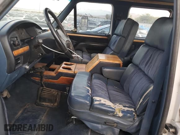 ✅ 1996 Ford F-250 • VIN: 1FTHW26F7TEA71101 • Лот: 91896355. Опубликован ранее на Copart с пробегом 122 987 миль. Бесплатный доступ к архиву аукционных продаж из США и подробный отчёт об истории автомобиля на DreamBid. Изображение 7.