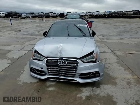 ✅ 2015 Audi S3 Premium Plus • VIN: WAUBFGFF9F1140513 • Lot: 44962985. Wystawiony na Copart z przebiegiem 123 410 mil. Bezpłatny archiwum sprzedaży aukcyjnych z USA i szczegółowy raport historii pojazdu na DreamBid. Zdjęcie 10.
