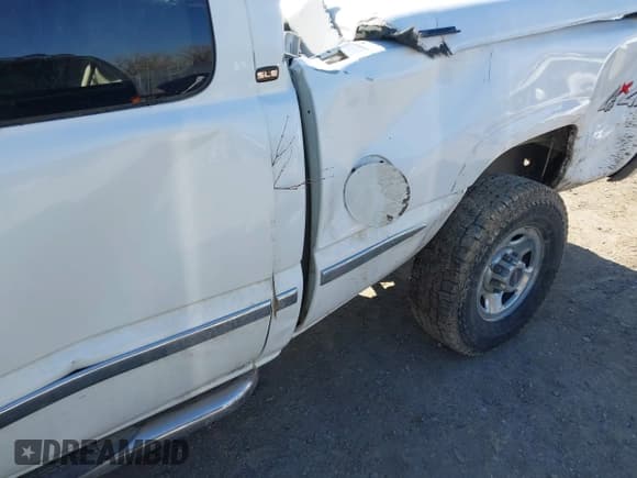 ✅ 2001 GMC Sierra 2500HD SL • VIN: 1GTHK29U01Z333780 • Лот: 41965617. Опубликован ранее на IAAI с пробегом 163 573 миль. Бесплатный доступ к архиву аукционных продаж из США и подробный отчёт об истории автомобиля на DreamBid. Изображение 6.