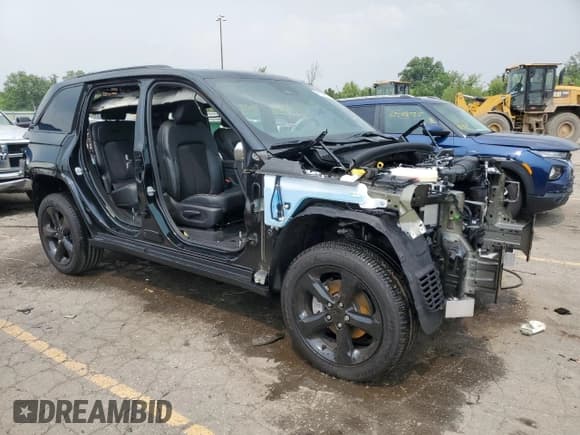 ✅ 2025 Jeep Grand Cherokee Altitude X • VIN: 1C4RJHAG2SC311879 • Lot: 66630605. Wystawiony na Copart z przebiegiem Nie podano. Bezpłatny archiwum sprzedaży aukcyjnych z USA i szczegółowy raport historii pojazdu na DreamBid. Zdjęcie 4.