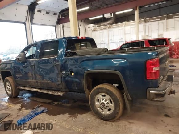 ✅ 2015 GMC Sierra 2500HD SLE • VIN: 1GT12YEG2FF621989 • Lot: 41643601. Listed on IAAI with 207,556 mi. Free auction sales archive from the USA and detailed vehicle history report at DreamBid. Image 14.