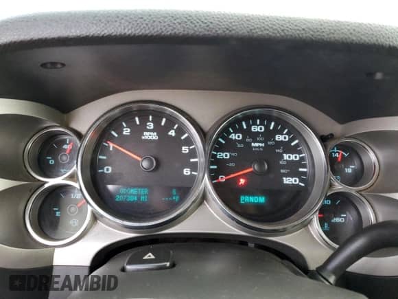 2011 Chevrolet Silverado 1500 LT z VIN 1GCRKSE33BZ370261, wystawiony jako Copart lot #84902345 z przebiegiem 207 304 mil mil oraz Szkoda całkowita • Salvage title. Historia ofert i sprzedaży dostępna na DreamBid. Obrazek 9.