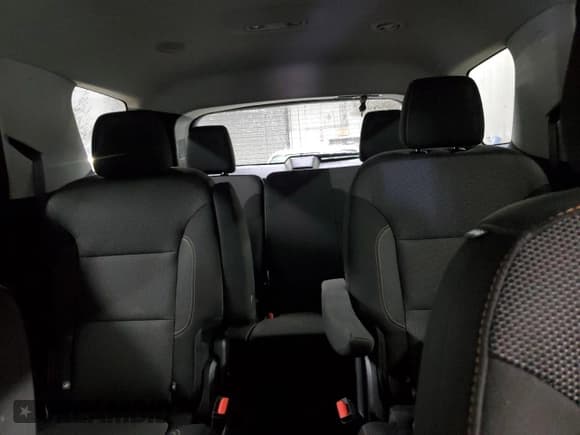 ✅ 2019 Chevrolet Traverse LT Cloth • VIN: 1GNERGKW9KJ233854 • Lot: 92067425. Wystawiony na Copart z przebiegiem 132 896 mil. Bezpłatny archiwum sprzedaży aukcyjnych z USA i szczegółowy raport historii pojazdu na DreamBid. Zdjęcie 10.