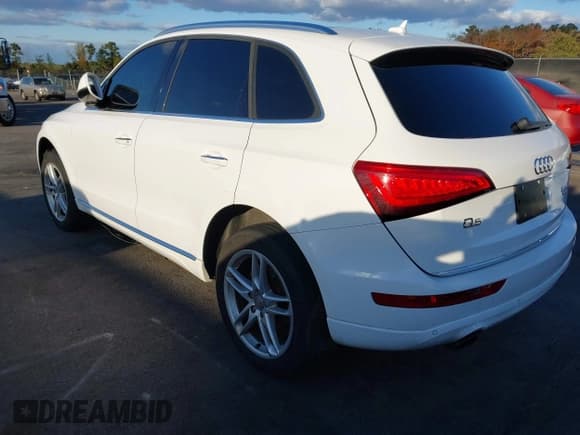 ✅ 2017 Audi Q5 Premium • VIN: WA1C2AFP7HA063663 • Lot: 43631350. Wystawiony na IAAI z przebiegiem 160 863 mil. Bezpłatny archiwum sprzedaży aukcyjnych z USA i szczegółowy raport historii pojazdu na DreamBid. Zdjęcie 3.