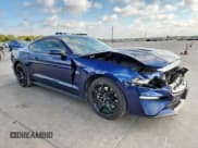 ✅ 2019 Ford Mustang GT Premium • VIN: 1FA6P8CF0K5130165 • Lot: 93259465. Wystawiony na Copart z przebiegiem 81 736 mil. Bezpłatny archiwum sprzedaży aukcyjnych z USA i szczegółowy raport historii pojazdu na DreamBid. Zdjęcie 4.