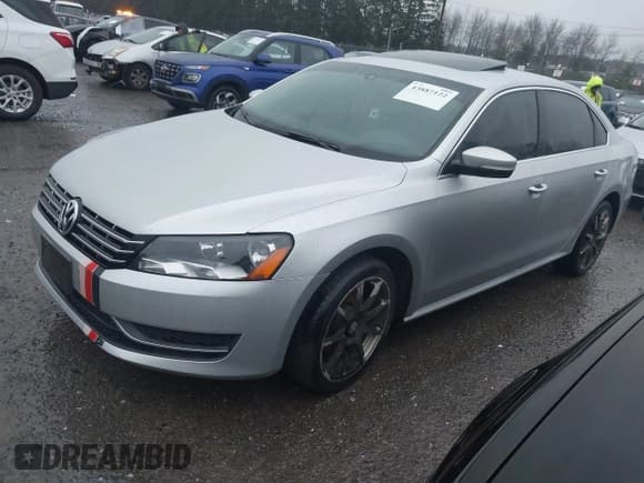 ✅ 2013 Volkswagen Passat SE • VIN: 1VWBN7A39DC035312 • Lot: 43887122. Listed on IAAI with 143,911 mi. Free auction sales archive from the USA and detailed vehicle history report at DreamBid. Image 2.