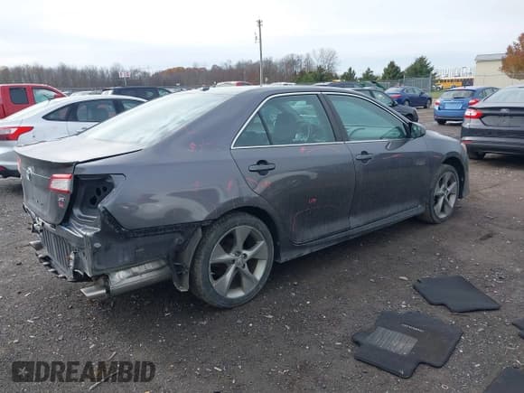 ✅ 2014 Toyota Camry SE • VIN: 4T1BK1FK2EU027441 • Лот: 43656411. Опубликован ранее на IAAI с пробегом 180 041 миль. Бесплатный доступ к архиву аукционных продаж из США и подробный отчёт об истории автомобиля на DreamBid. Изображение 4.